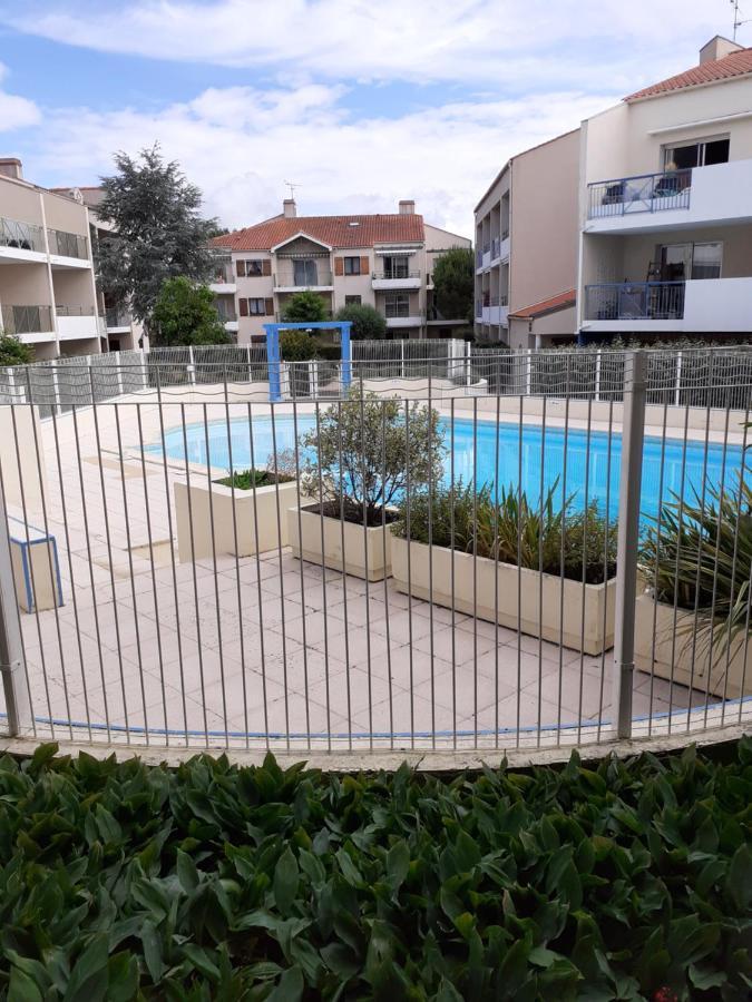 APPARTEMENT AU CALME AVEC PISCINE ET PARKING dans résidence securisée Saint-Jean-de-Monts Exterior foto