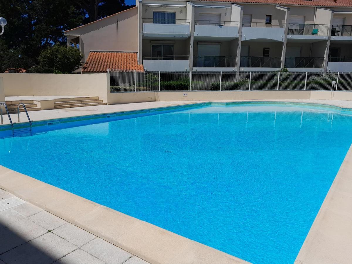 APPARTEMENT AU CALME AVEC PISCINE ET PARKING dans résidence securisée Saint-Jean-de-Monts Exterior foto
